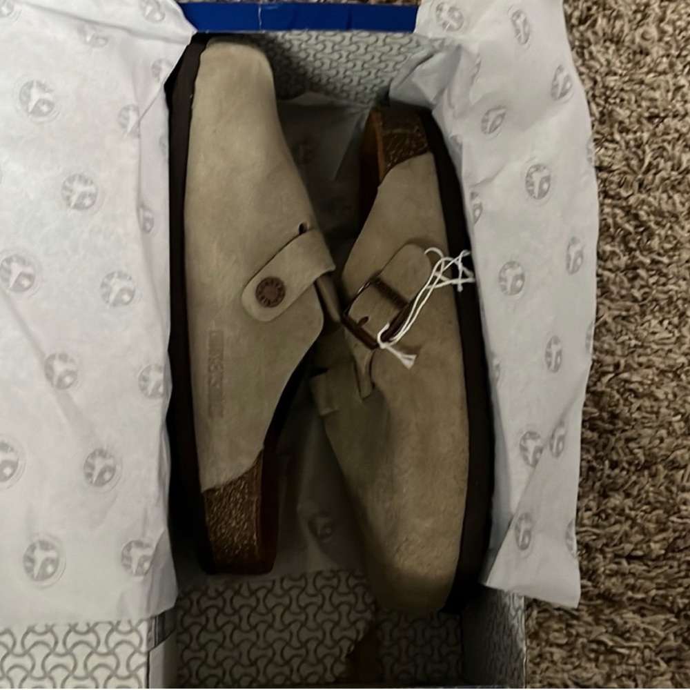 Boston soft footbed Birkenstocks Taupe, regular, wide. Size 38 or 7- 7.5